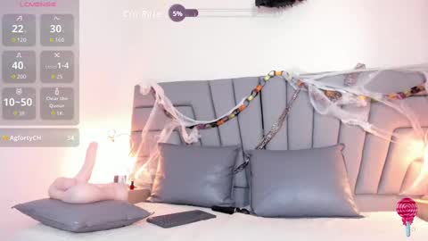 maia_520 online show from October 2025 07:36:02 PM