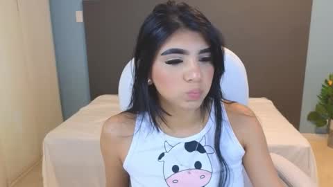 Maiaa Ruiz  online show from January 2025 01:46:01 PM