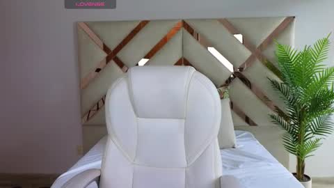 Maiaa Ruiz  online show from January 2025 01:27:01 PM