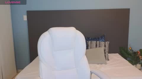 Maiaa Ruiz  online show from February 2025 03:42:01 PM