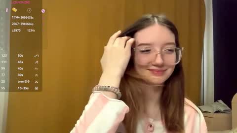 Snapshot of maidacompston chatting on October 2025 08:33:01 AM Elina online show from October 2025 08:33:01 AM