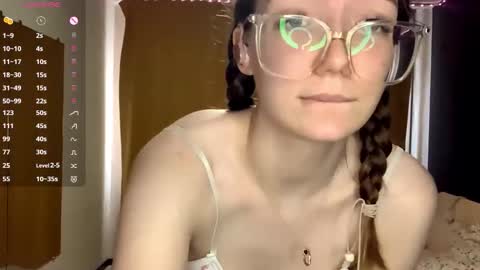 Snapshot of maidacompston chatting on October 2025 08:16:02 AM Elina online show from October 2025 08:16:02 AM