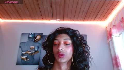 Snapshot of maidi_hot chatting on December 2024 04:14:01 PM Bella Maidi online show from December 2024 04:14:01 PM