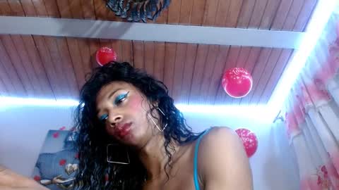Snapshot of maidi_hot chatting on February 2025 07:54:02 AM Bella Maidi online show from February 2025 07:54:02 AM