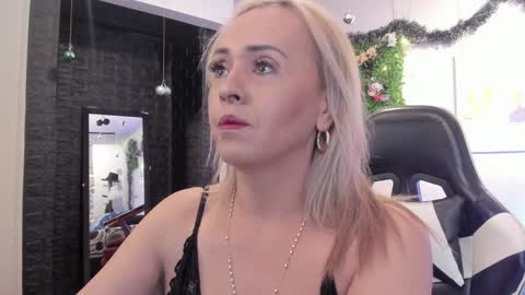 Carolina Barrantes Munera online show from January 2025 11:11:01 AM