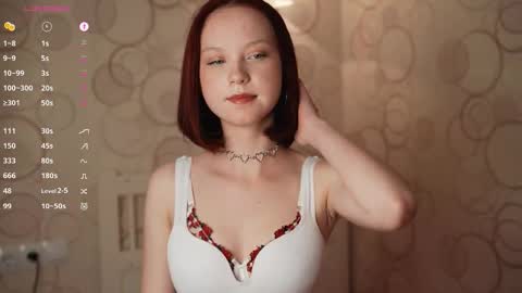 Snapshot of maisiemiller chatting on November 2025 03:35:01 PM Maisie online show from November 2025 03:35:01 PM