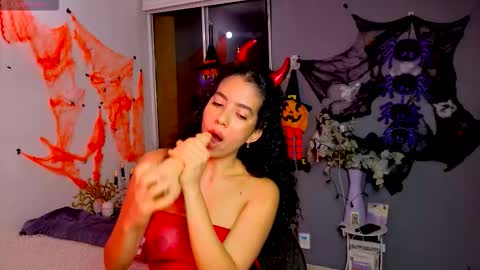   Lauu online show from October 2025 12:46:02 AM