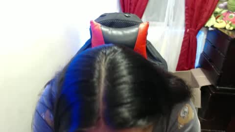 Hello friends Im on another account    online show from January 2025 04:38:01 AM