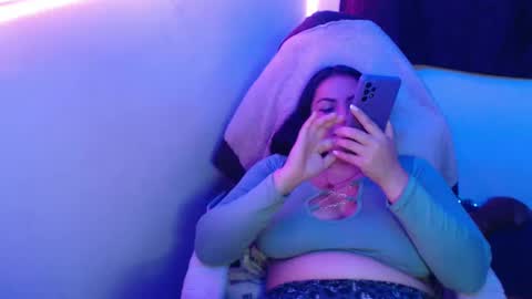 Hello friends Im on another account    online show from February 2025 05:34:01 AM