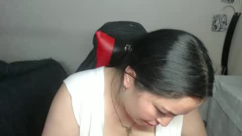 Hello friends Im on another account    online show from October 2025 02:04:02 AM