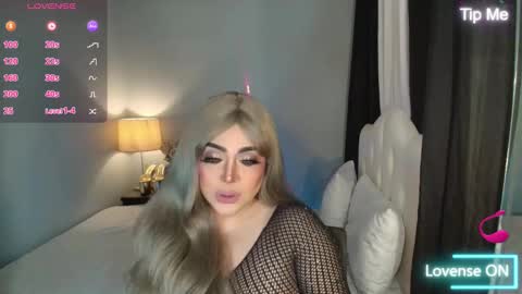 Snapshot of majestydannaxx chatting on November 2025 04:33:02 AM majestydannaxx online show from November 2025 04:33:02 AM