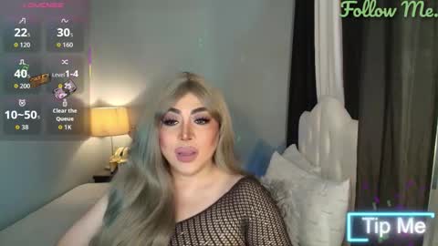 Snapshot of majestydannaxx chatting on November 2025 04:04:01 AM majestydannaxx online show from November 2025 04:04:01 AM