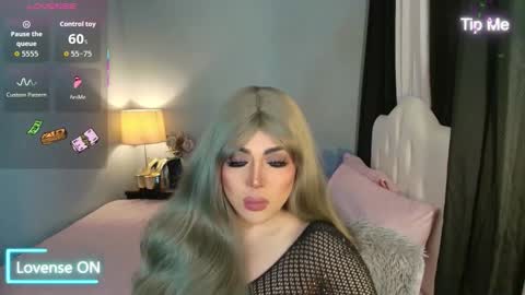 Snapshot of majestydannaxx chatting on December 2025 03:56:02 AM majestydannaxx online show from December 2025 03:56:02 AM