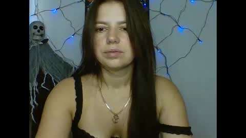 make_mesmile online show from November 2025 07:00:01 AM