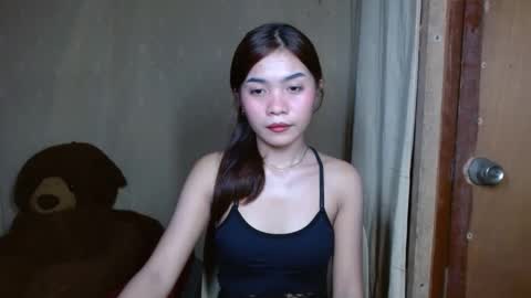 Snapshot of makeme_wettt chatting on February 2025 03:52:01 AM makeme_wettt online show from February 2025 03:52:01 AM