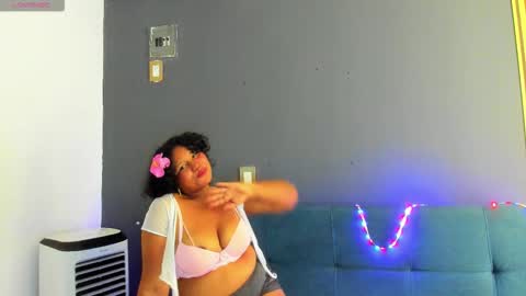 Snapshot of malenaheaven chatting on December 2025 07:53:02 PM malenaheaven online show from December 2025 07:53:02 PM