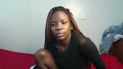 Snapshot of malia_latifa chatting on November 2025 01:21:02 PM lati online show from November 2025 01:21:02 PM