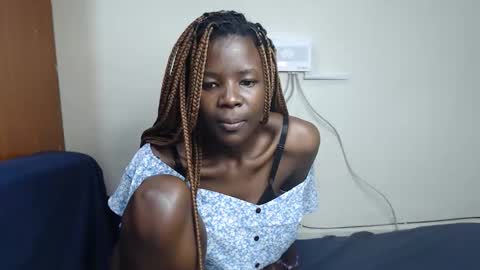 Snapshot of malia_latifa chatting on November 2025 01:30:02 AM lati online show from November 2025 01:30:02 AM