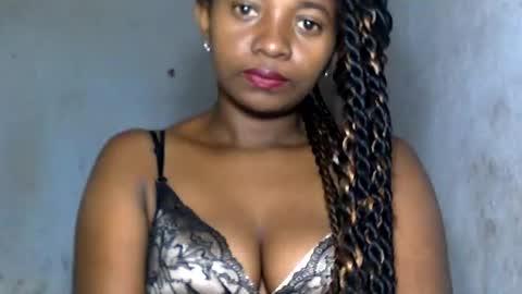malinah01 online show from December 2024 04:14:02 AM