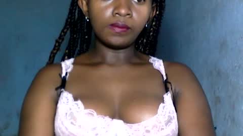 malinah01 online show from December 2024 03:12:01 PM