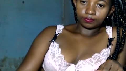 malinah01 online show from December 2024 04:39:01 AM