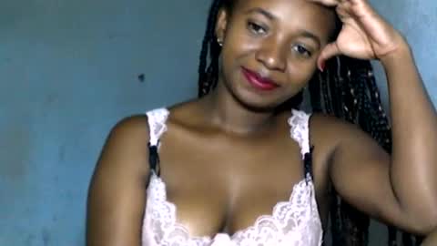 malinah01 online show from December 2024 02:15:01 PM