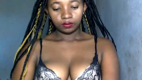 malinah01 online show from January 2025 03:22:01 AM