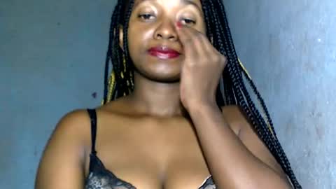 malinah01 online show from January 2025 01:09:02 PM