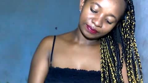 malinah01 online show from January 2025 07:04:01 PM