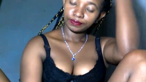 malinah01 online show from January 2025 05:32:01 PM