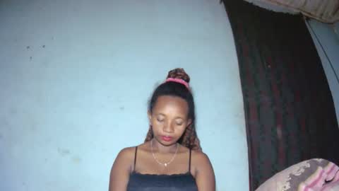 malinah01 online show from September 2025 01:49:01 AM