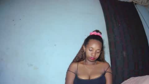malinah01 online show from September 2025 07:58:01 PM