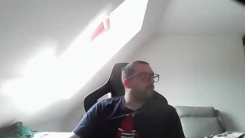 Snapshot of malou2927 chatting on October 2025 11:33:02 AM breton online show from October 2025 11:33:02 AM