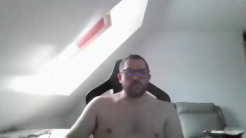 Snapshot of malou2927 chatting on October 2025 09:44:01 AM breton online show from October 2025 09:44:01 AM