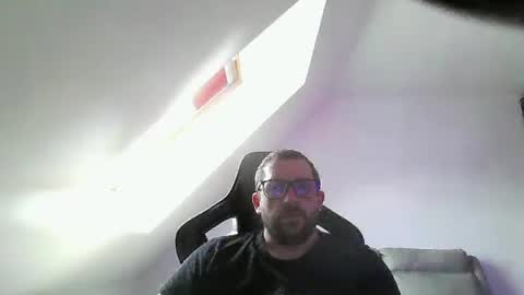 Snapshot of malou2927 chatting on November 2025 12:18:01 PM breton online show from November 2025 12:18:01 PM