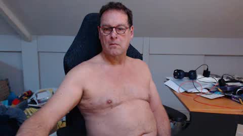 man2havefun online show from December 2024 11:58:01 AM