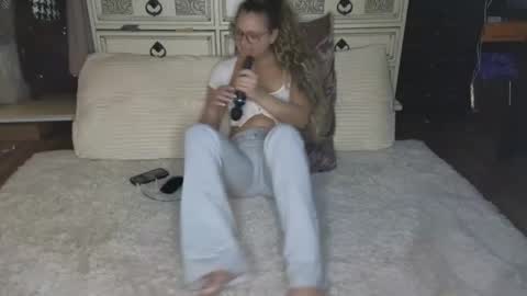 Mandy Moans online show from December 2024 12:25:02 PM