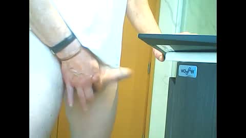 manu_481 online show from October 2025 02:58:02 PM