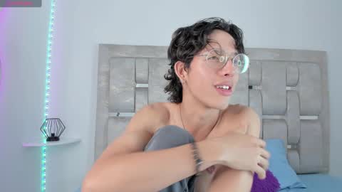 Manuel online show from December 2024 07:41:02 PM