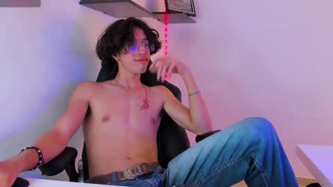 Manuel online show from October 2025 08:23:01 AM