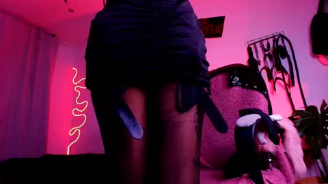 manuevans10 online show from September 2025 09:56:01 AM