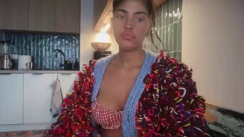 Snapshot of marakuia054 chatting on November 2025 07:18:02 AM Marakuia online show from November 2025 07:18:02 AM