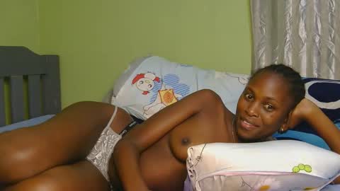 Snapshot of marclyne_cy chatting on November 2025 09:39:01 PM marclyne_cy online show from November 2025 09:39:01 PM