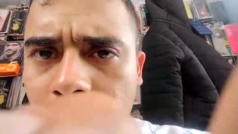 marcosde_tropolla online show from December 2025 07:22:01 PM