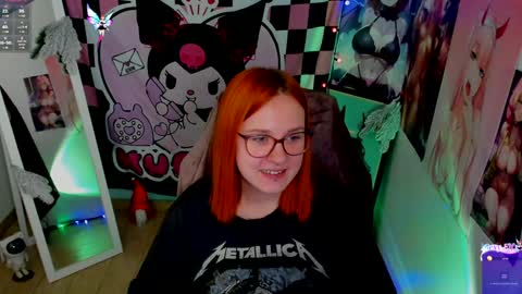 Snapshot of margaret_red chatting on December 2024 01:44:02 PM Margaret online show from December 2024 01:44:02 PM