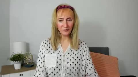 margaretmature online show from February 2025 04:24:02 PM