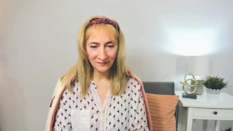 margaretmature online show from February 2025 05:01:02 PM