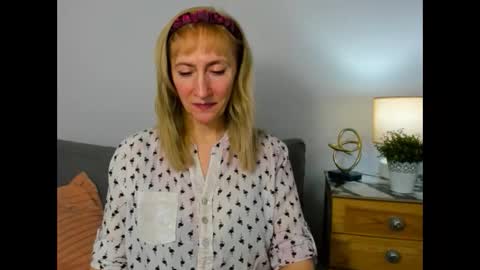 margaretmature online show from March 2025 04:30:02 PM