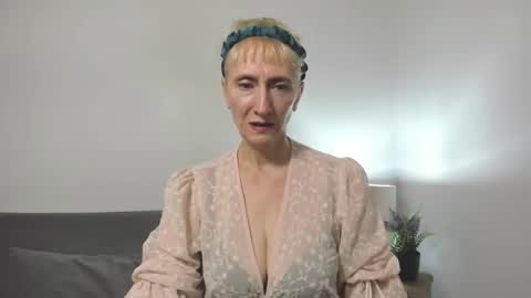 margaretmature online show from September 2025 12:06:01 PM
