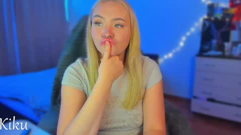 Snapshot of mari_kiku chatting on October 2025 12:42:02 AM Kiku and Marii - online show from October 2025 12:42:02 AM